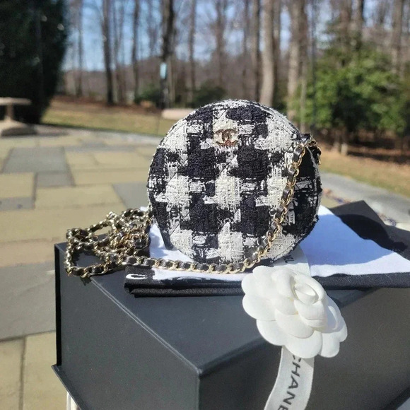 Chanel Ribbon Tweed Round Clutch with Chain - Picture 12 of 12